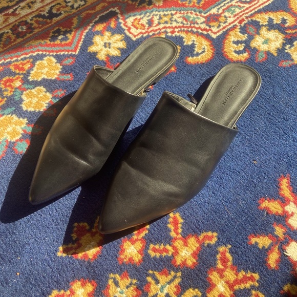 Black Slip-on Flat Mules from American Eagle - Picture 1 of 6